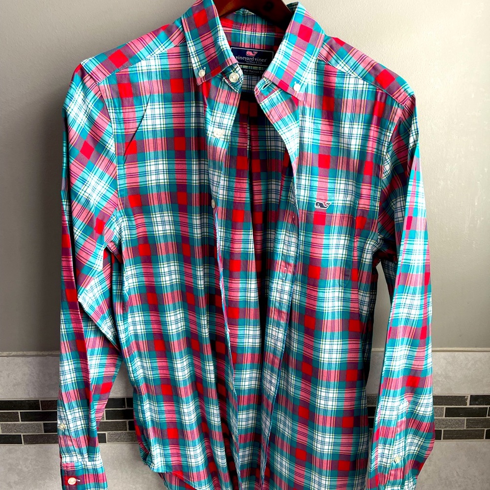 Vineyard Vines 🐳 classic fit button down shirt